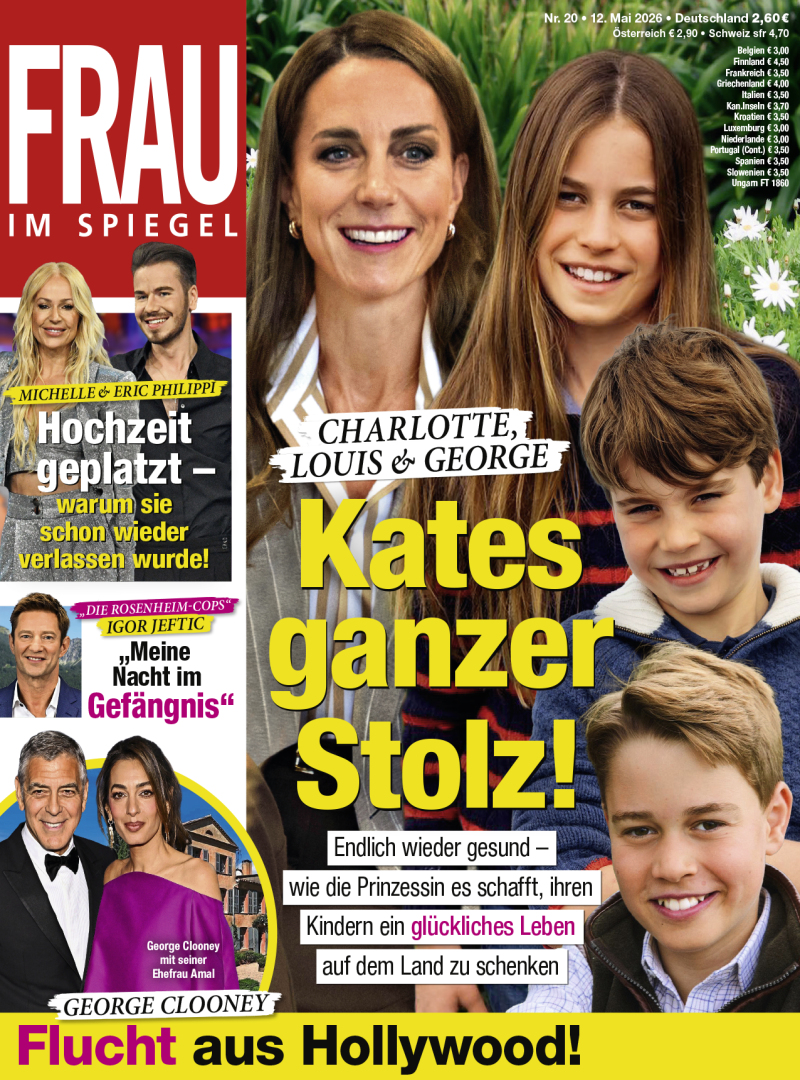 FRAU IM SPIEGEL