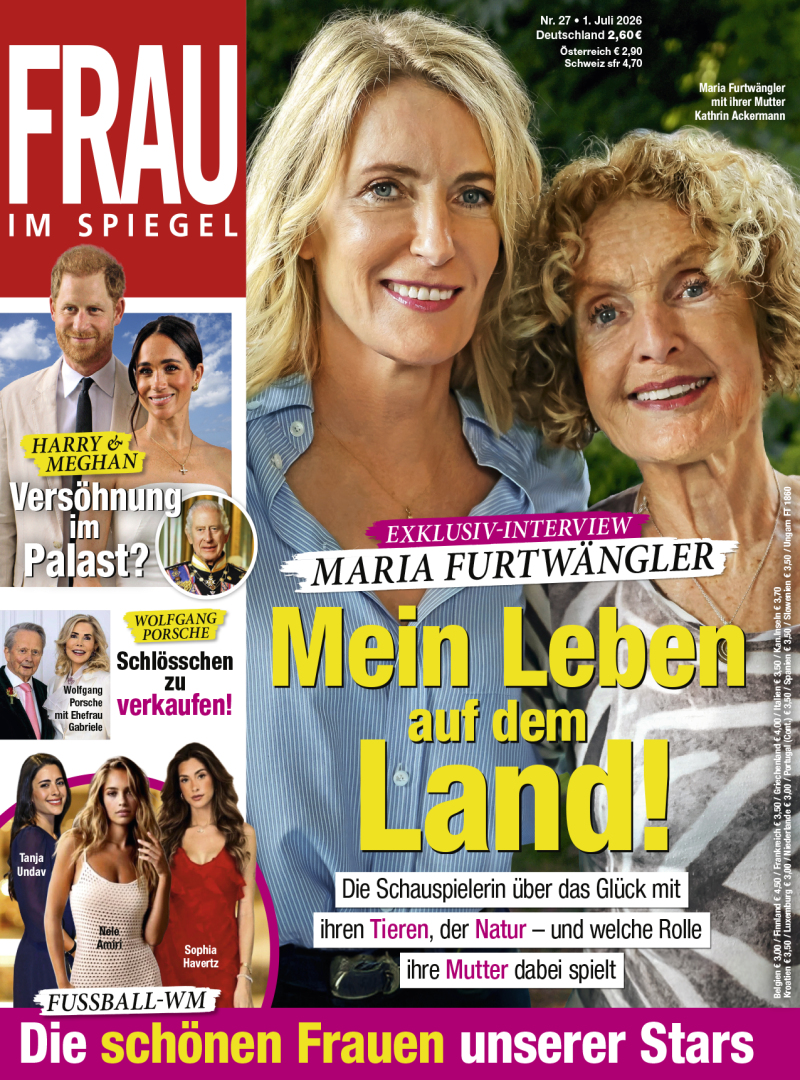 FRAU IM SPIEGEL