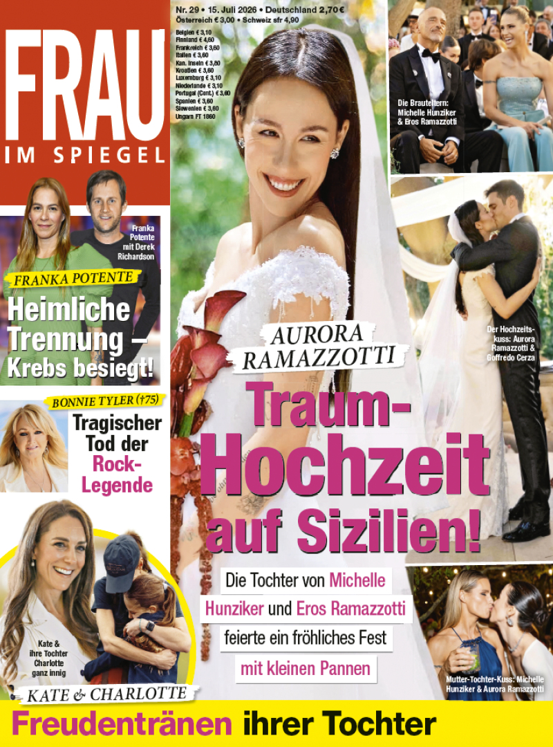 FRAU IM SPIEGEL